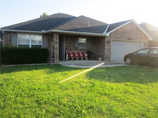 1008 N Windermere Dr, Moore, OK 73160