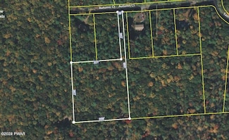 110 Autumn Ct, Lackawaxen Township, PA 18428
