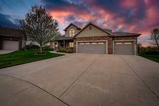 2704 Vrooman Ct, Bloomington, IL 61704