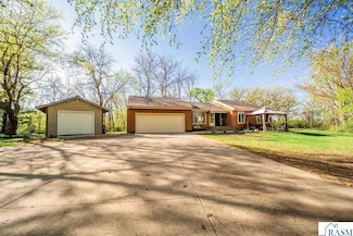 61480 154th Ln, Mapleton, MN 56065