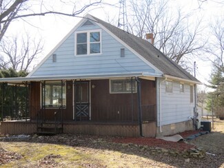 307 Booth St, Fox Lake, WI 53933