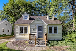 924 Royce Ave, Kalamazoo, MI 49001
