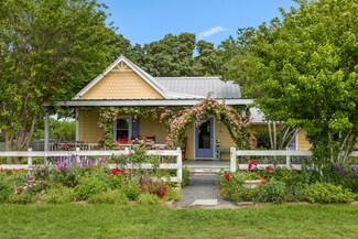 3100 Trails End Ln, Brenham, TX 77833