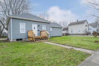 308 N Elm St, Three Oaks, MI 49128