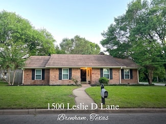 1500 Leslie D Ln, Brenham, TX 77833