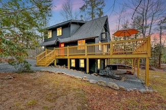 5256 Woodland Ave, Pocono Pines, PA 18350