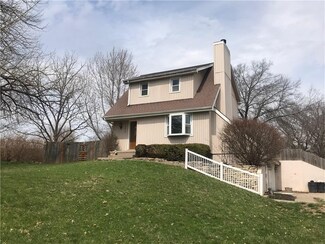 6810 N Chas Dr, Pleasant Valley, MO 64068