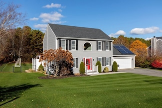 19 Oak Bluff Rd, Sagamore Beach, MA 02562