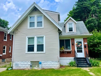 152 W 73rd St, Cincinnati, OH 45216