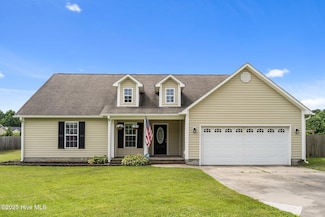 308 Boss Ct, Richlands, NC 28574