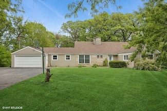 7102 Silver Lake Rd, Cary, IL 60013