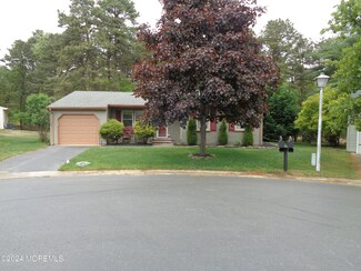 59 Westport Dr, Whiting, NJ 08759
