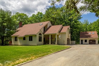 30 Moose Rocks Rd, Kennebunkport, ME 04046