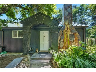 4615 Hughey St W, Tillamook, OR 97141