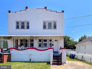 117 N Forklanding Rd, Maple Shade, NJ 08052