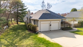 3 Augusta National Dr Unit 145, Bedford, NH 03110