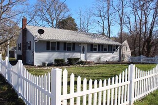 525 Teaticket Hwy, Teaticket, MA 02536