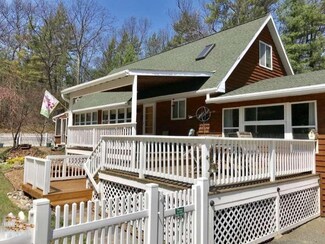 5867 W Parsons Ave, Pentwater, MI 49449