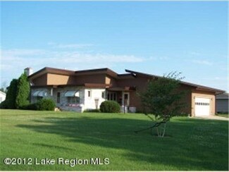 606 Irving Ave SW, Wadena, MN 56482
