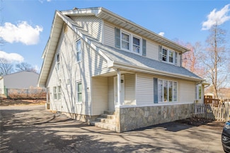45 Cragmere Rd, Airmont, NY 10901