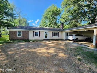 1365 Bruister Rd, Tutwiler, MS 38963