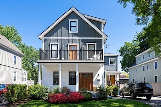 31 Henderson St Unit 1, Arlington, MA 02474