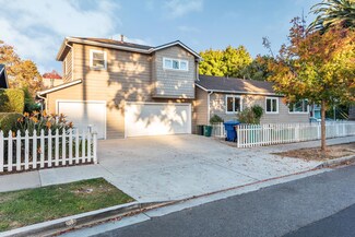 836 W Arrellaga St, Santa Barbara, CA 93101