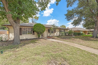 2205 Westlake Dr, Plano, TX 75075