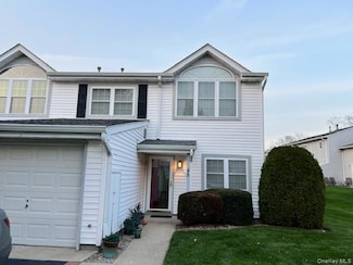 45 Indian Trace, Kings Park, NY 11754