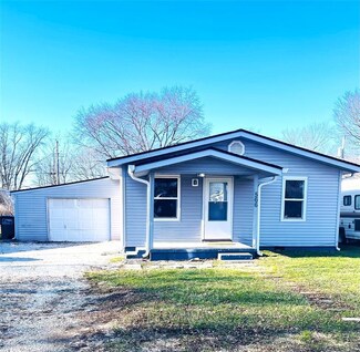 566 Glendale Dr, Columbus, IN 47201