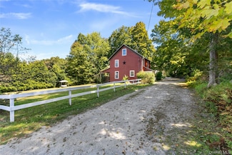 168 Gleneida Ridge Rd, Carmel, NY 10512