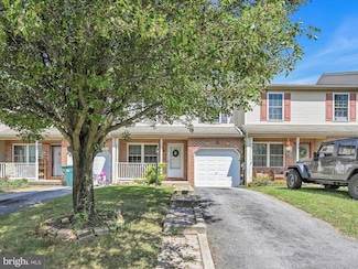 105 Larkspur Dr, Quarryville, PA 17566