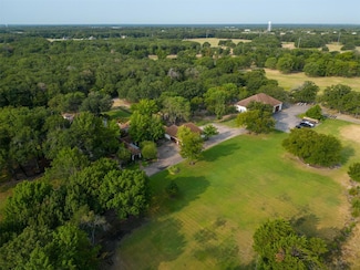 2974 Old Mill Rd, Greenville, TX 75402