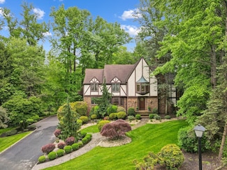 3 Wilshire Run, Scotch Plains, NJ 07076