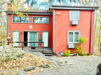 242 Overlook Dr, East Stroudsburg, PA 18301