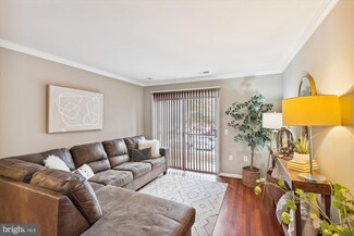18316 Streamside Dr Unit 204, Gaithersburg, MD 20879