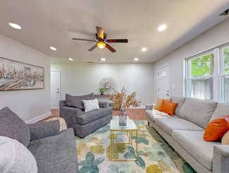 2121 Harriet Dr, Tallahassee, FL 32303