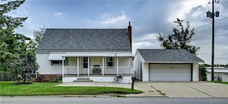 2736 Perry Dr SW, Canton, OH 44706