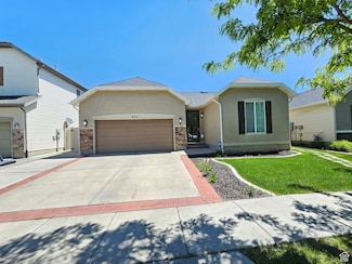 922 Cambria Dr, North Salt Lake, UT 84054
