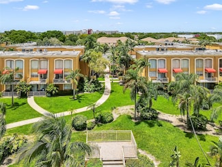 17901 NW 68th Ave Unit Q102, Hialeah, FL 33015