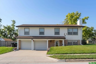 9517 Mockingbird Dr, Omaha, NE 68127