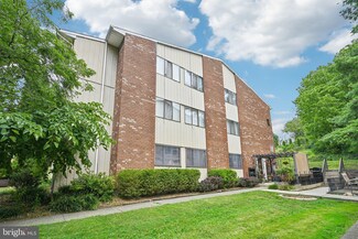 1553 Creekside Rd Unit B21, Whitehall, PA 18052