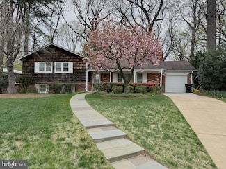 3667 N Harrison St, Arlington, VA 22207