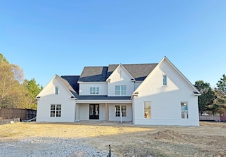 817 Five Oaks Ln, Collierville, TN 38017