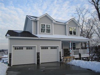 4 Whiting St, Cranston, RI 02920