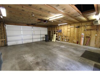 1348 Hinkley Ave NW, Cedar Rapids, IA 52405