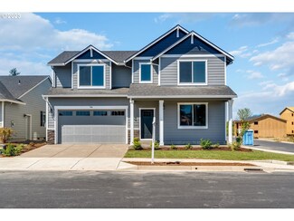 794 E Wilson St, Carlton, OR 97111