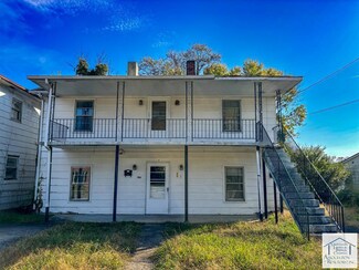 18 Massey St N, Martinsville, VA 24112
