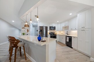 5710 Coach House F Cir Unit F, Boca Raton, FL 33486