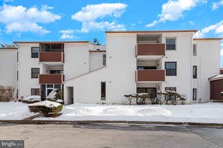 843 Melissa Ct Unit 202, Enola, PA 17025